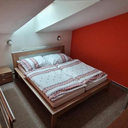 Boutique Penzion Slovenska - Penzion Bella Sicilia เปรเชา ภายนอก รูปภาพ