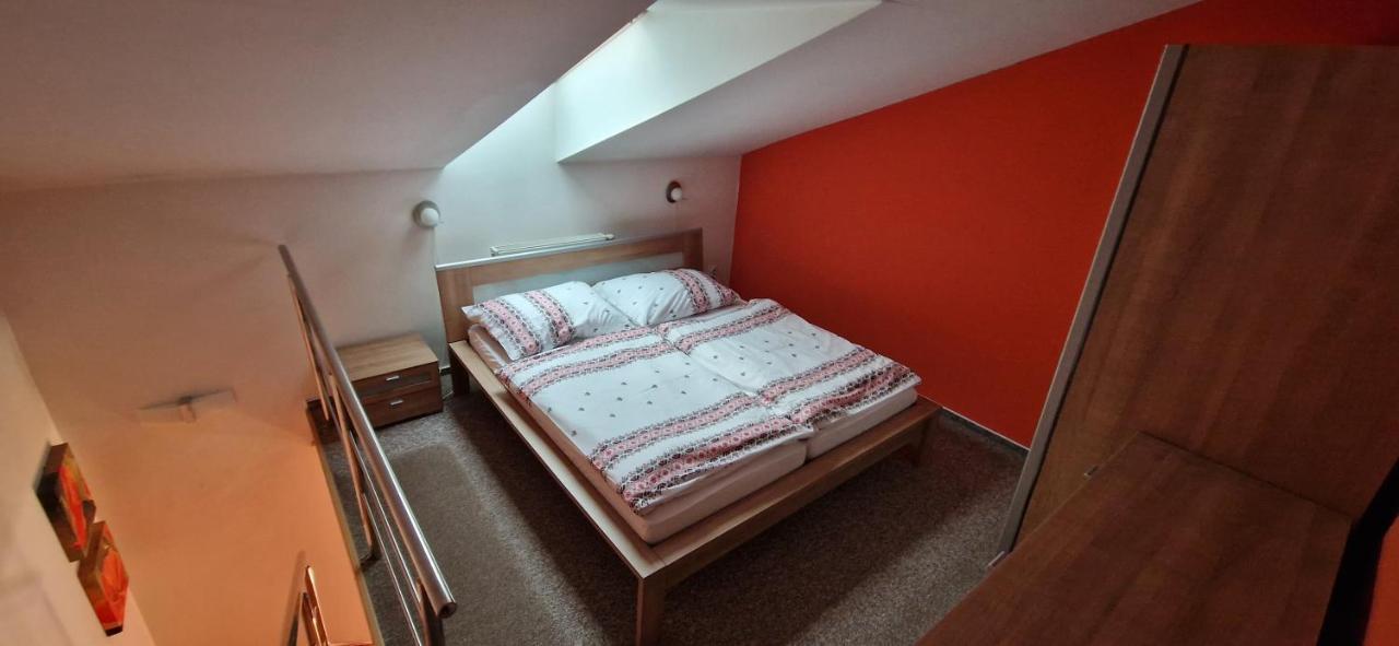 Boutique Penzion Slovenska - Penzion Bella Sicilia เปรเชา ภายนอก รูปภาพ