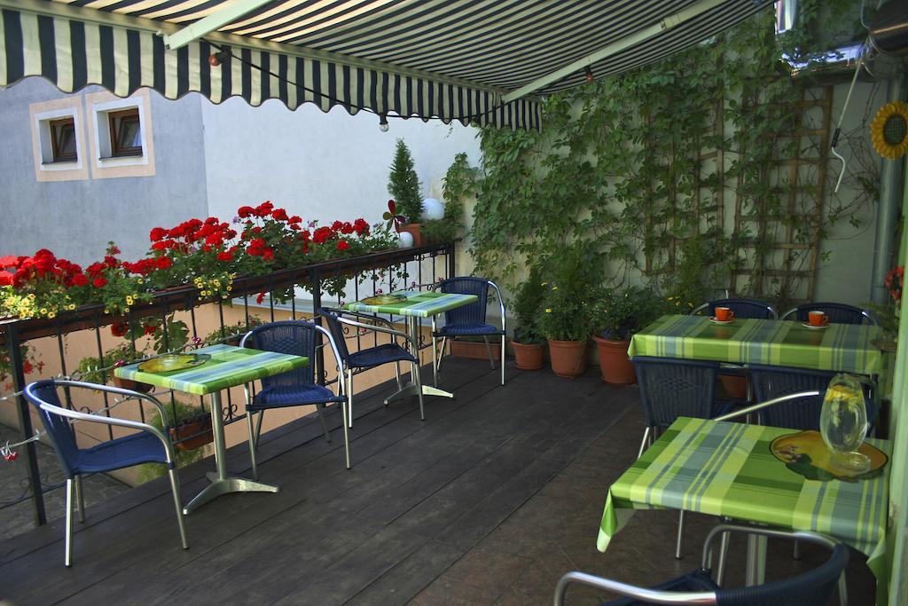 Boutique Penzion Slovenska - Penzion Bella Sicilia เปรเชา ภายนอก รูปภาพ